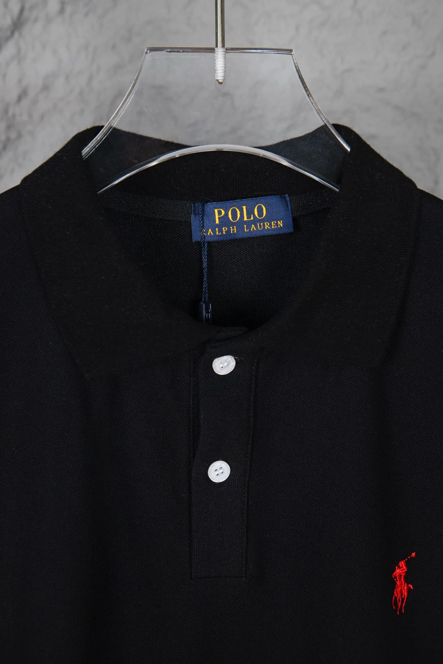 P130 Ralph Lauren/Ralph Lauren men's clothing American retro classic summer polo short-sleeved business casual spring and summer new men's pique cotton short-sleeved shirts There is a small amount left in the original order All fabric accessories are supplied by customers The pique fabric is very comfortable for the upper body in summer, breathable and light, feels delicate, soft and comfortable, skin-friendly, the details and craftsmanship are very good, a must-have for men's wardrobe, the version is simple and elegant, fashionable and casual, the upper body is super handsome. Don't miss it if you like it. Original cotton and linen material, skin-friendly and comfortable, breathable and refreshing The classic embroidered logo is invincible and versatile, suitable for both business and leisure. A complete set of three-label accessories, black, white, navy blue, gray SIZE: S-XL